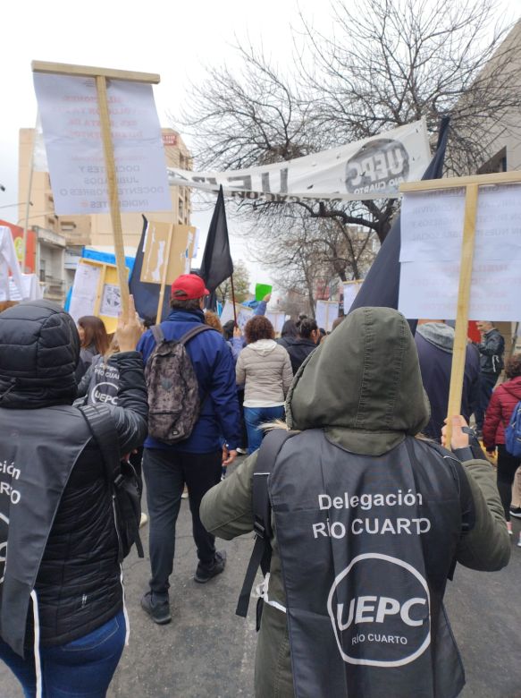 Segundo día de paro docente: En Córdoba realizan movilización