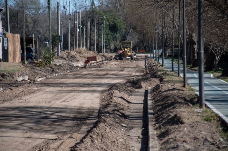 ​Avanza el cordón cuneta en Lomitas de oro con una inversión superior a los $300 millones