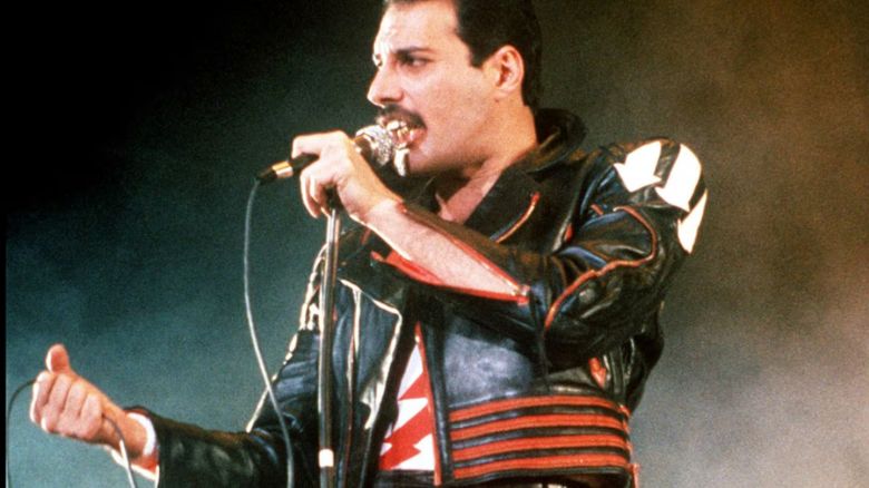 “Another One Bites The Dust” de Queen: el consejo de Michael Jackson y la vez que la presentó en vivo Maradona