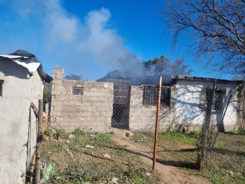 Se incendió una vivienda al este de la ciudad