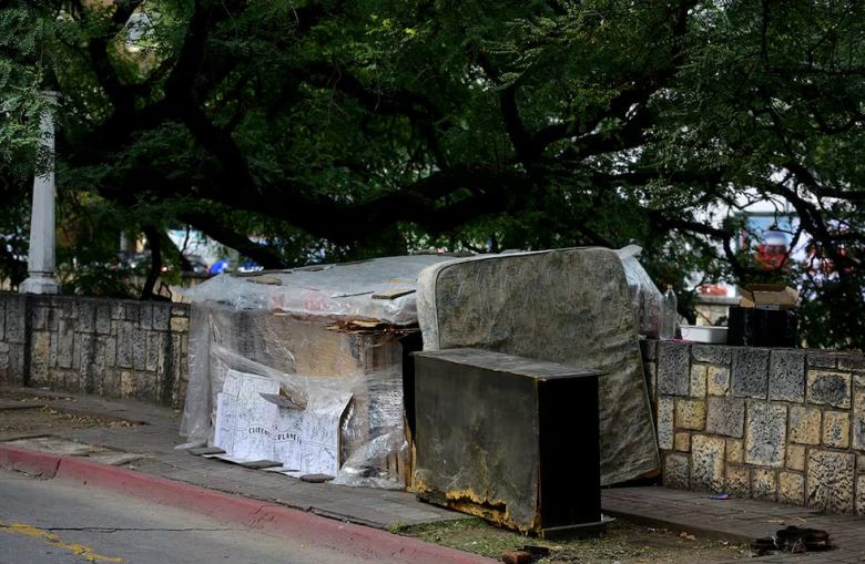 Aumentan los desalojos y se triplicó la gente en la calle