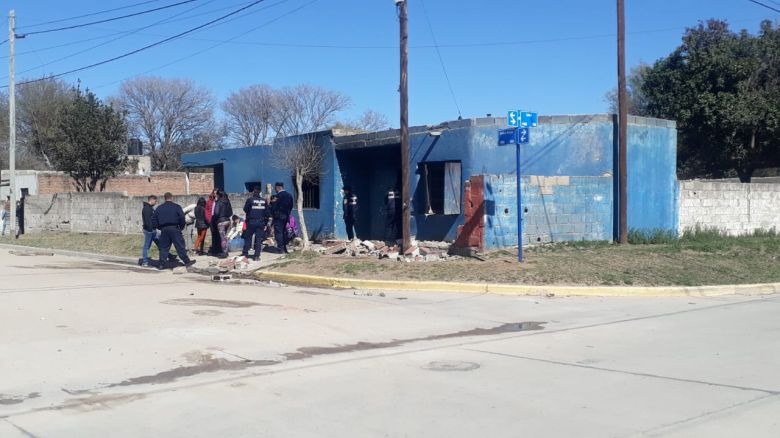 Una familia se resistió a desalojar una vivienda en el barrio Alberdi