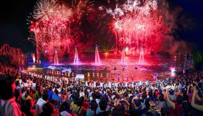 Bailarín de Moldes en uno de los parques temáticos más grandes del mundo