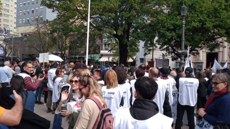 Cientos de jubilados marcharon en contra del veto por la ley de reforma jubilatoria 