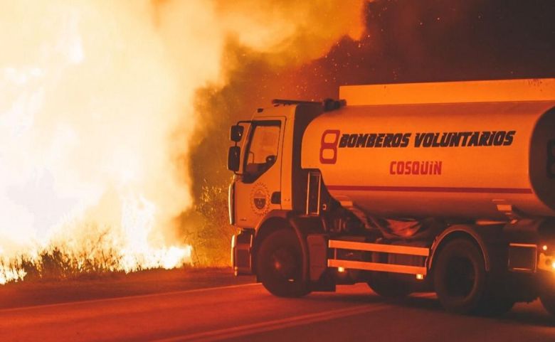 El fuego llegó a San Esteban:  trabajan más de 200 bomberos  