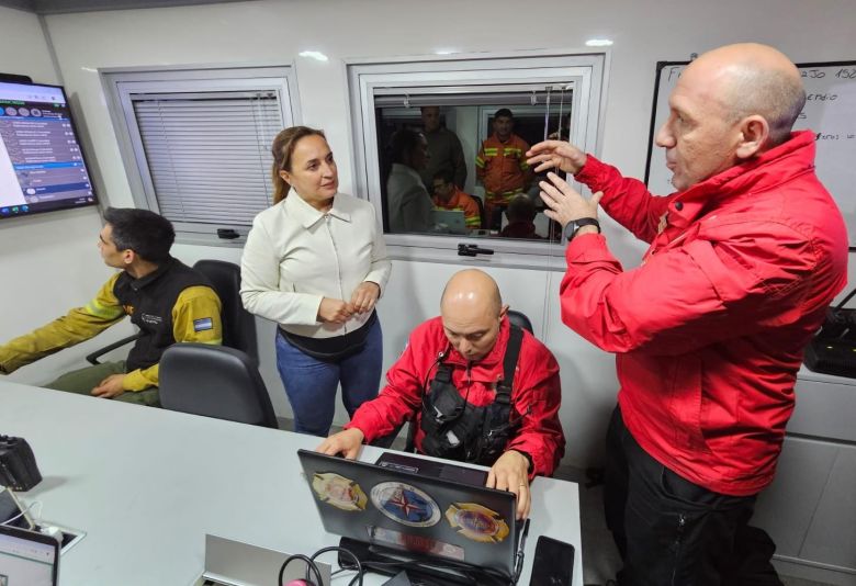 ​Myrian Prunotto visitó a los bomberos que combaten los incendios en las sierras