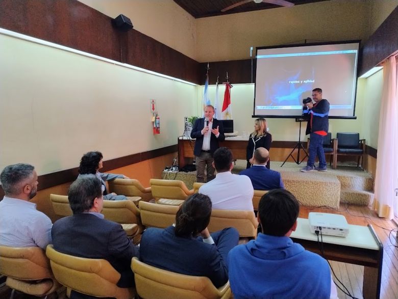 El Colegio de Escribanos presentó las fojas digitales