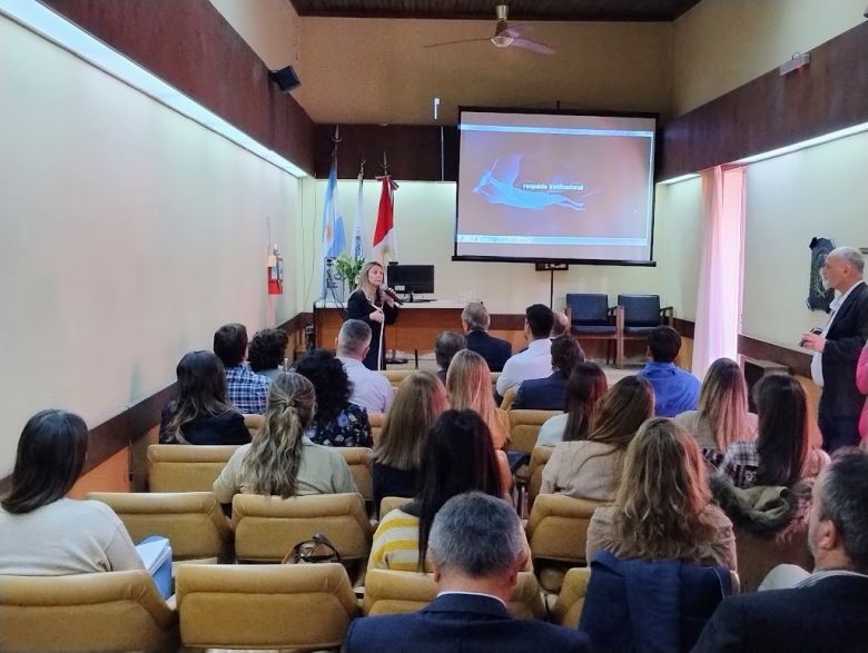 El Colegio de Escribanos presentó las fojas digitales