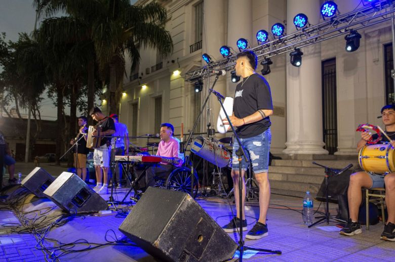 ​El Ola! Fest convocó a muchos jóvenes en el festejo de la primavera 