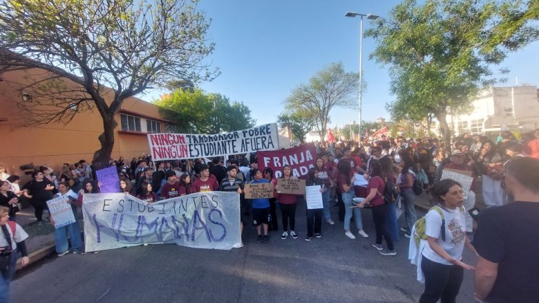 Histórica movilización en defensa de la Universidad Pública en Río Cuarto 