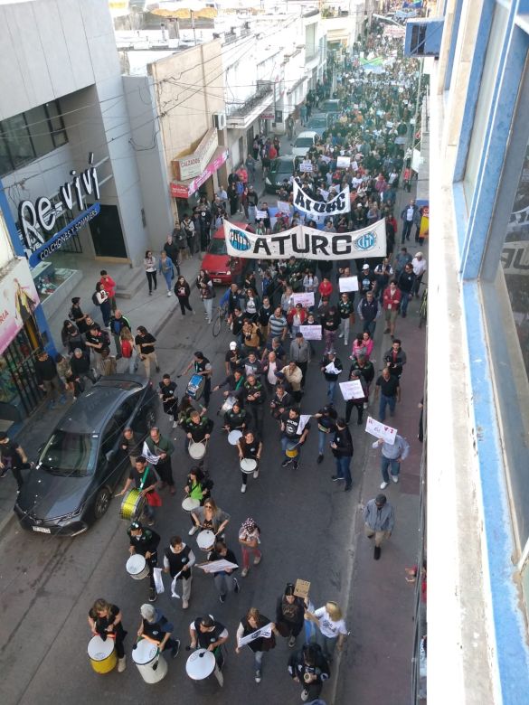 Histórica movilización en defensa de la Universidad Pública en Río Cuarto 