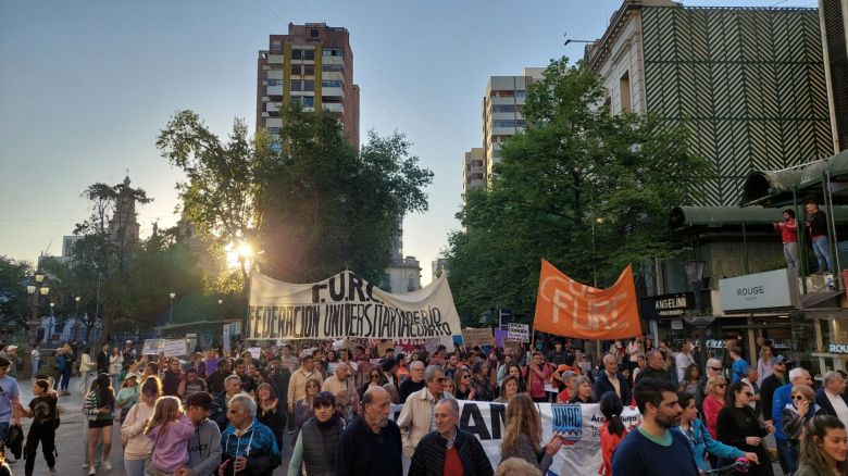 Histórica movilización en defensa de la Universidad Pública en Río Cuarto 