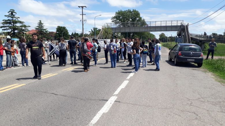 Corte de ruta frente al Campus para visibilizar la crisis universitaria