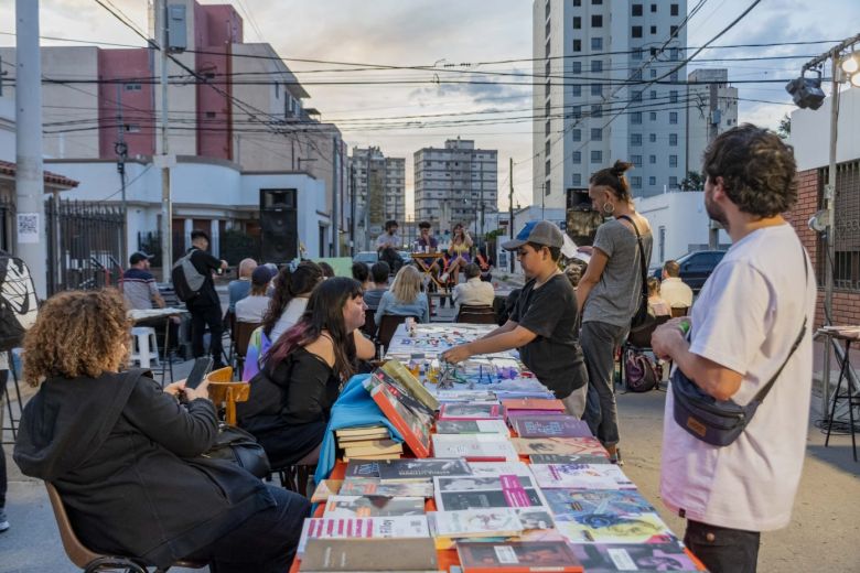 Comenzó el Encuentro Nacional Aguante Poesía y la Feria Tintográfica