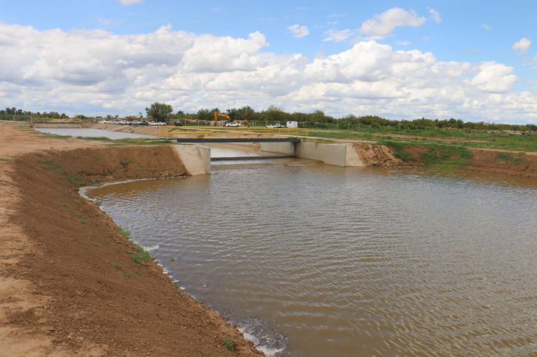 Llaryora inauguró el acueducto ganadero más grande de la provincia