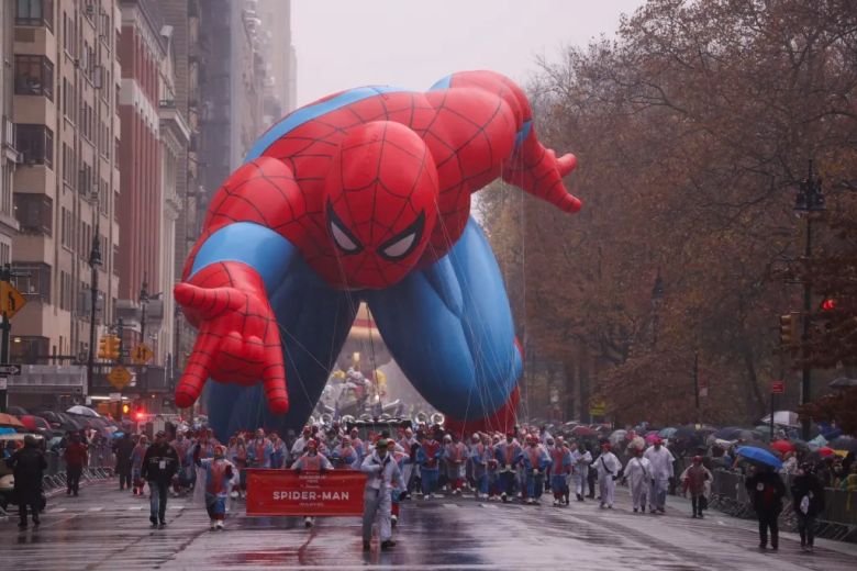 La lluvia protagonizó el tradicional desfile de Acción de Gracias de Nueva York