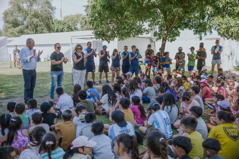 Más de 350 chicos arrancaron las colonias de verano municipales