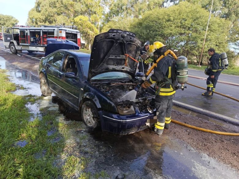 General Cabrera: Un automóvil se incendió sobre ruta 158